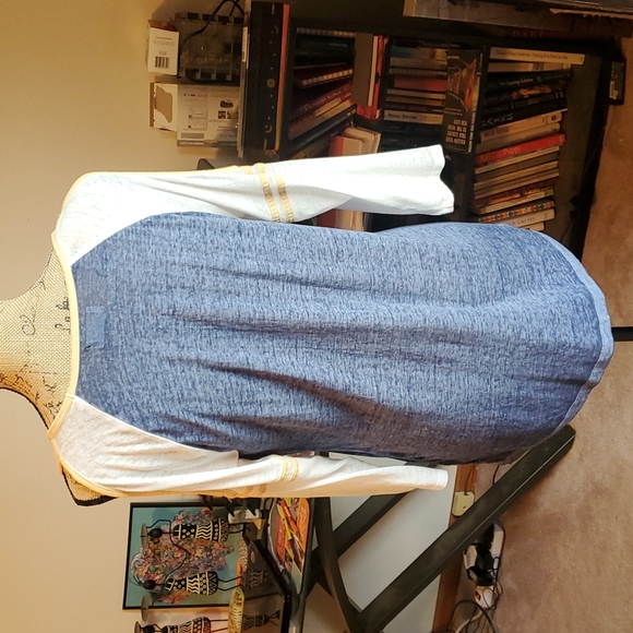 Maurices 24/7 cold shoulder shirt size Medium - Picture 3 of 8